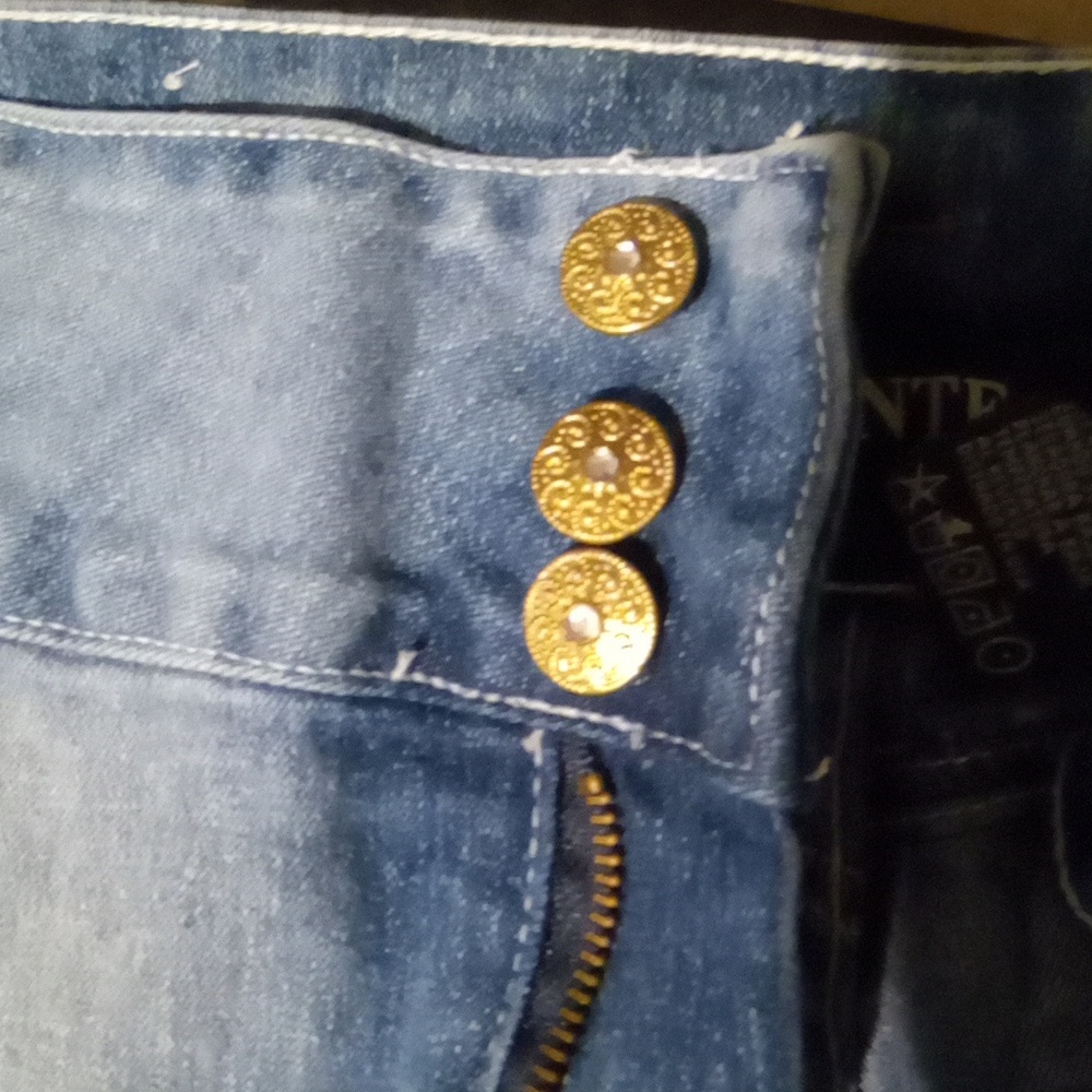 Diamante Thigh shorts - Picture 2 of 5